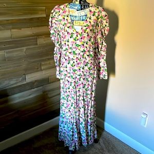 Long, fitted floral dress size XL.